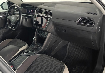 Подержанный автомобиль Volkswagen Tiguan 2020 года (11 фото)