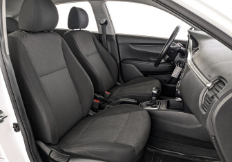 Подержанный автомобиль Kia Rio Hatchback 2021 года (23 фото)