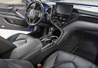 Подержанный автомобиль Toyota Camry Sedan 2021 года (11 фото)