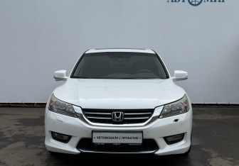 Подержанный автомобиль Honda Accord Sedan 2013 года (2 фото)
