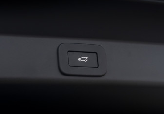 Подержанный автомобиль Land Rover Range Rover Sport 2025 года (33 фото)