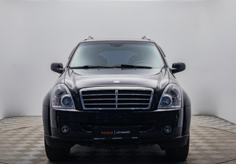 Подержанный автомобиль SsangYong Rexton 2011 года (8 фото)