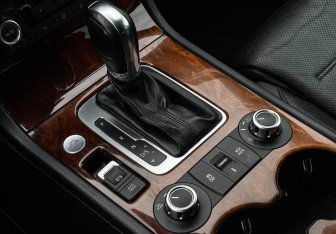 Подержанный автомобиль Volkswagen Touareg 2013 года (18 фото)