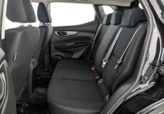 Подержанный автомобиль Nissan Qashqai 2018 года (12 фото)