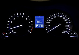 Подержанный автомобиль Infiniti M Sedan 2013 года (13 фото)