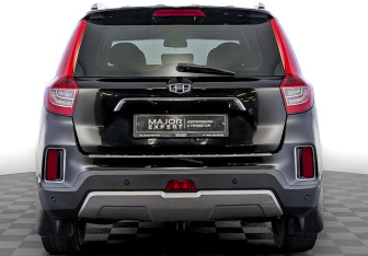 Подержанный автомобиль Geely Emgrand X7 2018 года (6 фото)