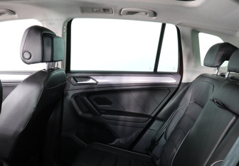 Подержанный автомобиль Volkswagen Tiguan 2021 года (12 фото)