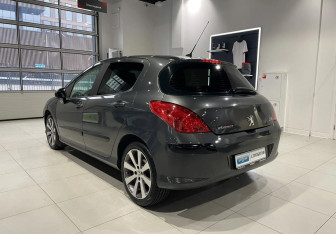 Подержанный автомобиль Peugeot 308 Hatchback 2010 года (6 фото)