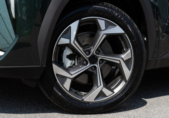 Новый Geely Atlas 2025 (4 фото)