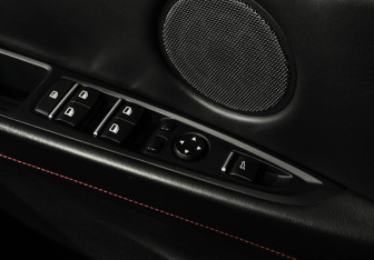 Подержанный автомобиль BMW X6 M 2015 года (17 фото)