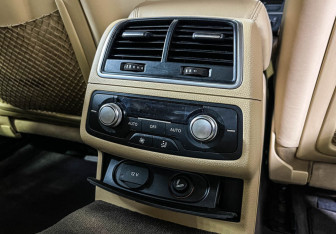 Подержанный автомобиль Audi A7 2012 года (18 фото)