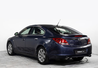 Подержанный автомобиль Opel Insignia Liftback 2010 года (6 фото)