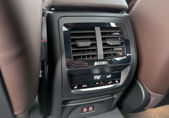 Подержанный автомобиль BMW X4 2023 года (18 фото)