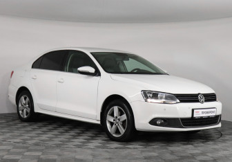 Подержанный автомобиль Volkswagen Jetta Sedan 2012 года (3 фото)