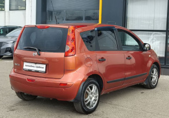 Подержанный автомобиль Nissan Note 2007 года (5 фото)