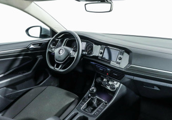 Подержанный автомобиль Volkswagen Jetta Sedan 2020 года (7 фото)