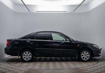 Подержанный автомобиль Toyota Camry Sedan 2004 года (4 фото)