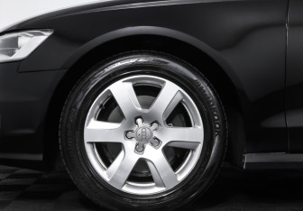Подержанный автомобиль Audi A6 Sedan 2015 года (25 фото)