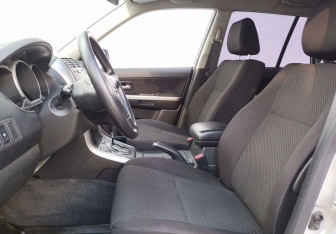 Подержанный автомобиль Suzuki Grand Vitara 2011 года (10 фото)
