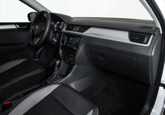 Подержанный автомобиль Skoda Rapid Liftback 2019 года (10 фото)