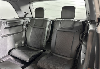 Подержанный автомобиль Opel Zafira Compactvan 2007 года (12 фото)