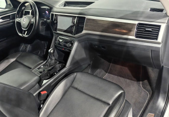 Подержанный автомобиль Volkswagen Teramont 2018 года (12 фото)