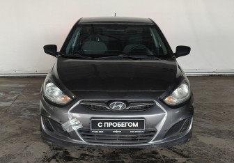 Подержанный автомобиль Hyundai Solaris Sedan 2012 года (2 фото)