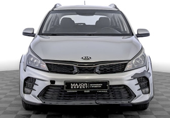 Подержанный автомобиль Kia Rio Hatchback 2021 года (2 фото)