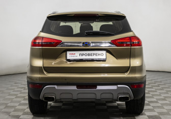 Подержанный автомобиль Geely Atlas 2018 года (6 фото)