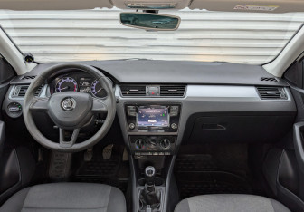 Подержанный автомобиль Skoda Rapid Liftback 2019 года (14 фото)