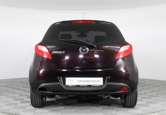 Подержанный автомобиль Mazda 2 Hatchback 2008 года (6 фото)