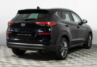 Подержанный автомобиль Hyundai Tucson 2020 года (3 фото)