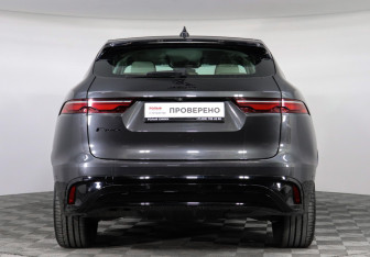 Подержанный автомобиль Jaguar F-Pace 2021 года (5 фото)