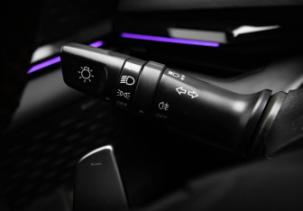 Подержанный автомобиль Changan UNI-V 2023 года (12 фото)