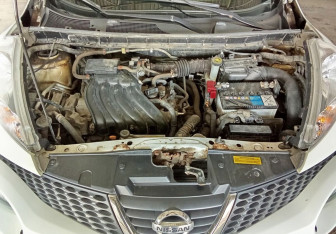 Подержанный автомобиль Nissan Juke 2011 года (17 фото)