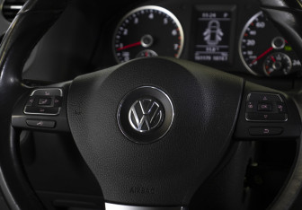 Подержанный автомобиль Volkswagen Tiguan 2013 года (19 фото)