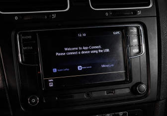 Подержанный автомобиль Volkswagen Golf Hatchback 2011 года (14 фото)