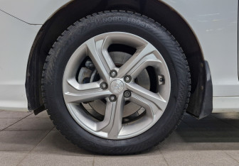 Подержанный автомобиль Hyundai Sonata 2019 года (12 фото)