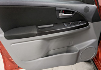 Подержанный автомобиль Suzuki SX4 Hatchback 2013 года (11 фото)