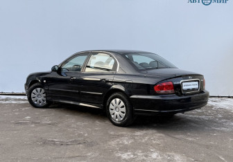 Подержанный автомобиль Hyundai Sonata 2008 года (7 фото)