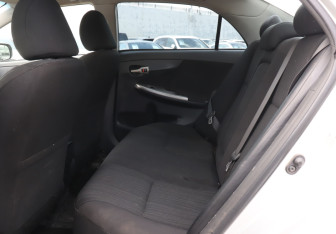 Подержанный автомобиль Toyota Corolla Sedan 2007 года (10 фото)