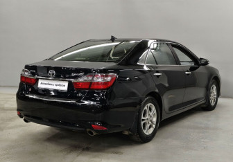 Подержанный автомобиль Toyota Camry Sedan 2015 года (5 фото)