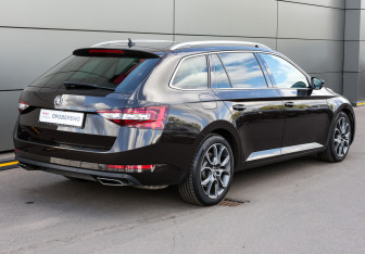 Подержанный автомобиль Skoda Superb Wagon 2016 года (5 фото)