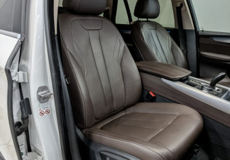 Подержанный автомобиль BMW X5 2018 года (23 фото)