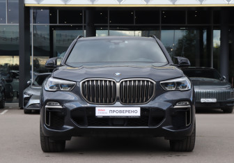 Подержанный автомобиль BMW X5 2019 года (2 фото)