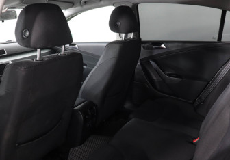 Подержанный автомобиль Volkswagen Passat Sedan 2010 года (12 фото)