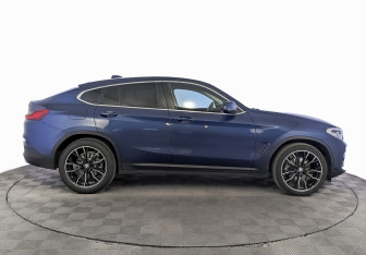 Подержанный автомобиль BMW X4 2019 года (4 фото)