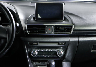 Подержанный автомобиль Mazda 3 Sedan 2014 года (10 фото)