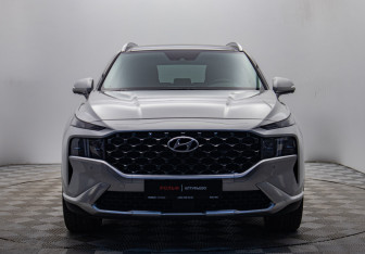 Подержанный автомобиль Hyundai Santa Fe 2023 года (8 фото)