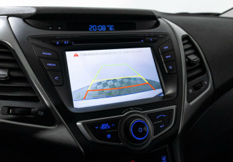 Подержанный автомобиль Hyundai Elantra Sedan 2015 года (11 фото)